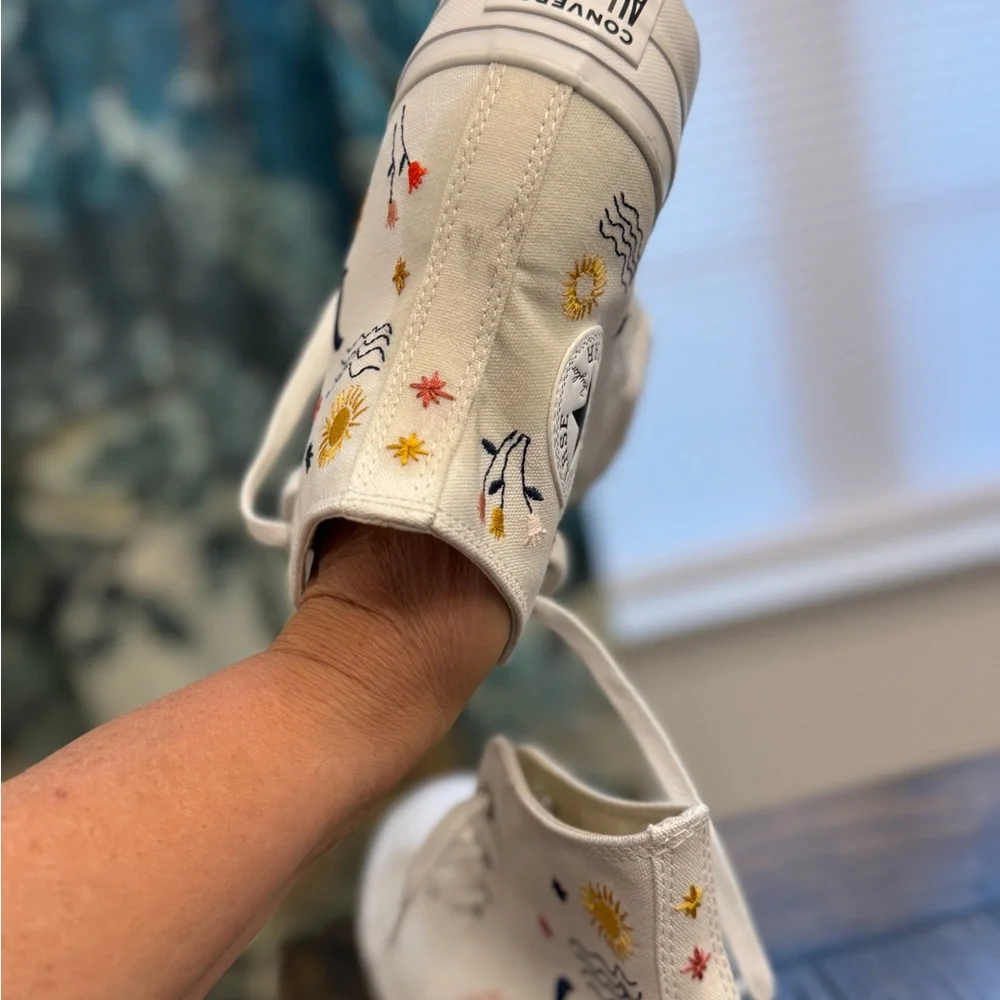 Converse Chuck Taylor All Star Lift Platform 'It's Okay To Wonder' Size 9